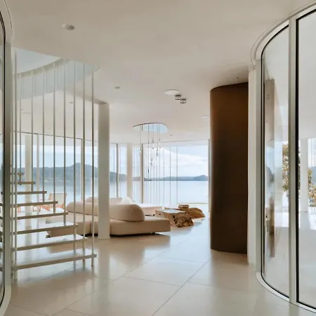 Villa Di Lusso Sul Lago Maggiore Con Darsena Privata