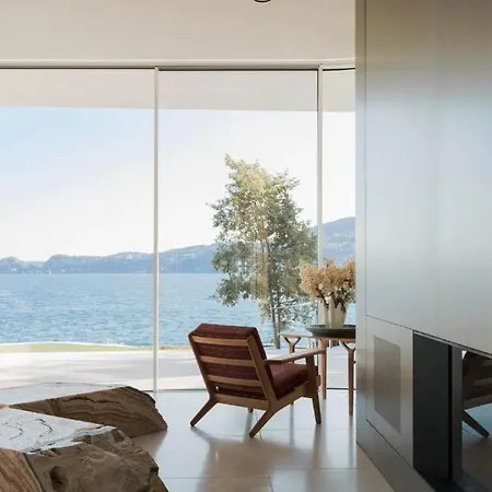 Villa Di Lusso Sul Lago Maggiore Con Darsena Privata