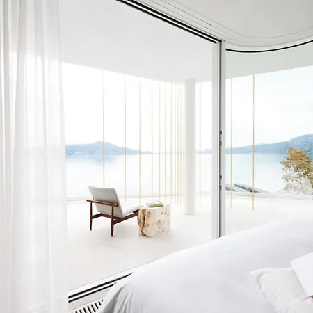 Villa Di Lusso Sul Lago Maggiore Con Darsena Privata