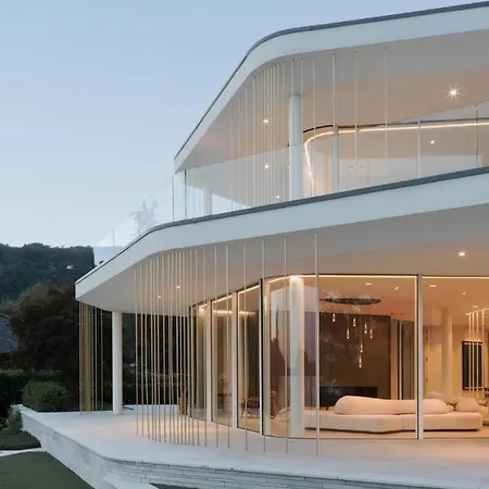 Villa Di Lusso Sul Lago Maggiore Con Darsena Privata Lesa