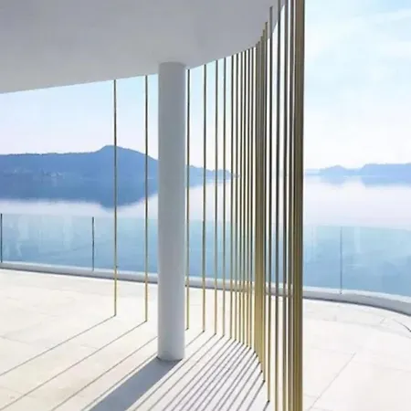 Di Lusso Sul Lago Maggiore Con Darsena Privata Willa Lesa