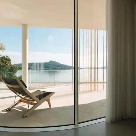 Di Lusso Sul Lago Maggiore Con Darsena Privata *