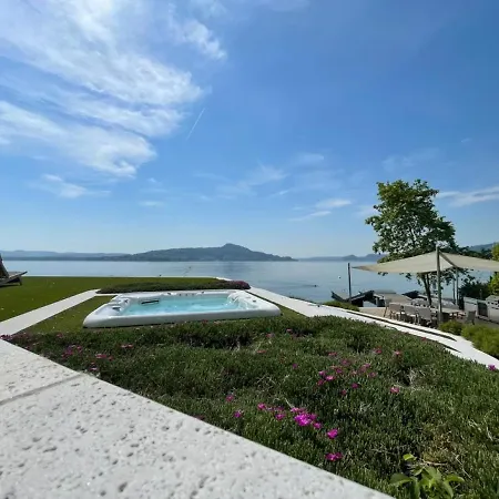 Di Lusso Sul Lago Maggiore Con Darsena Privata