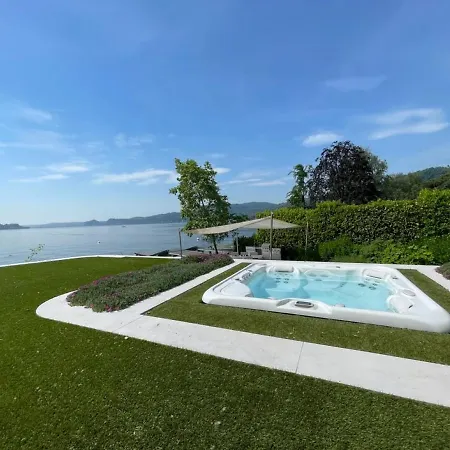 Villa Di Lusso Sul Lago Maggiore Con Darsena Privata Lesa
